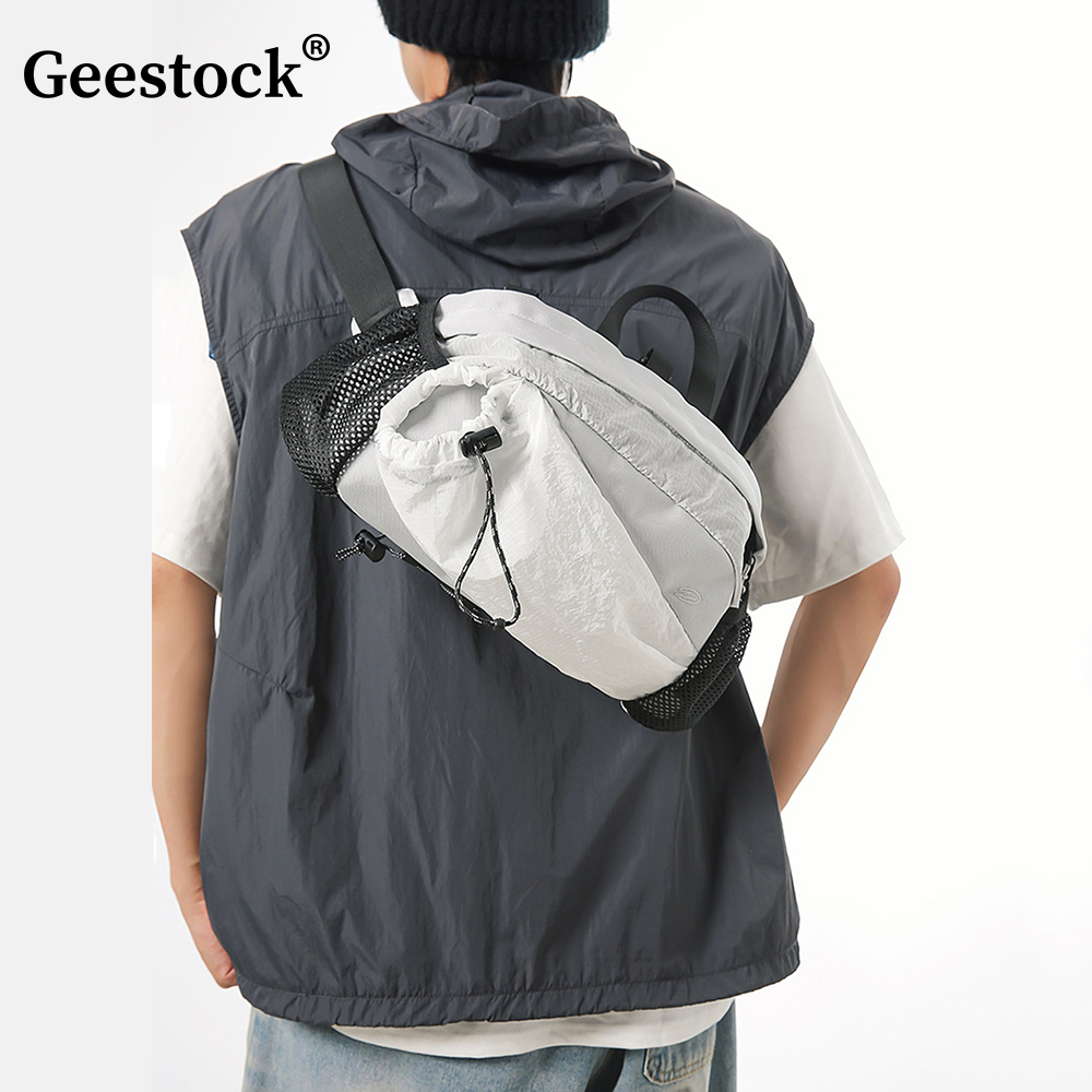 Geestock Trendy Lightweight Sp - Hiking Backpack Waterproof のレビューと価格